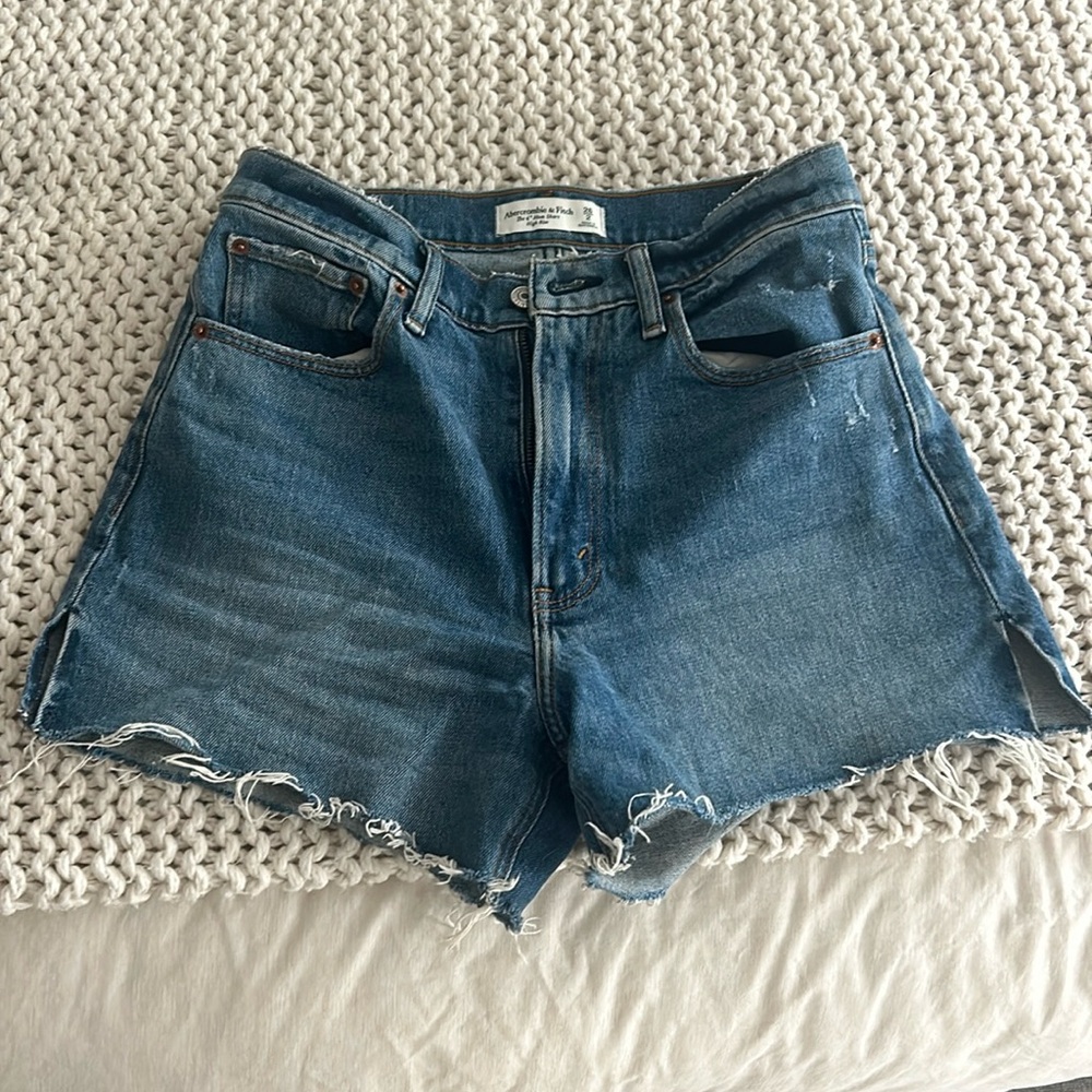 Abercrombie and Fitch mom shorts